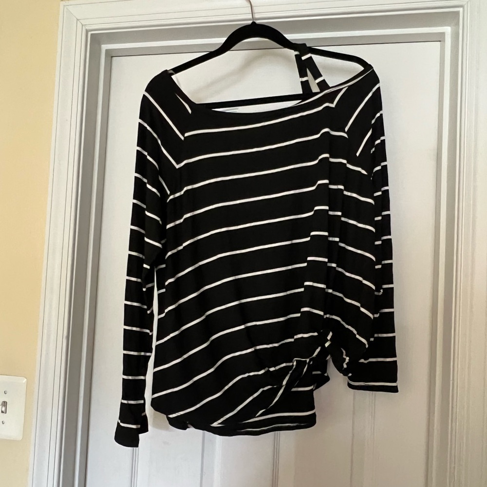 CY brand front knot cold shoulder top